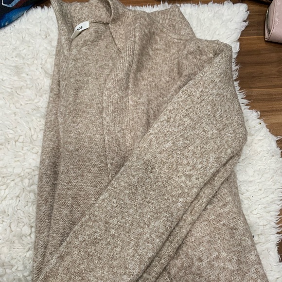 Garage Cardigan - Picture 2 of 3